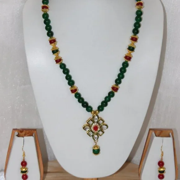 Red Green Kundan Necklace Set - Picture 2 of 2
